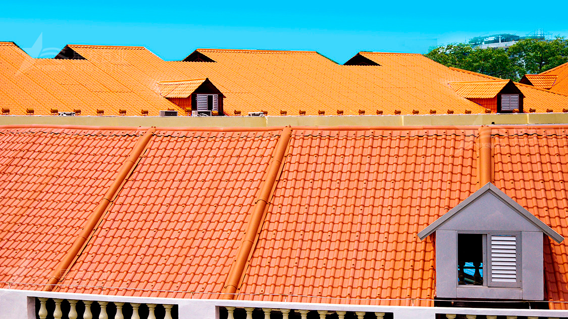 想購買材質(zhì)好的屋面瓦，到底選合成樹脂瓦好還是鋁瓦好？