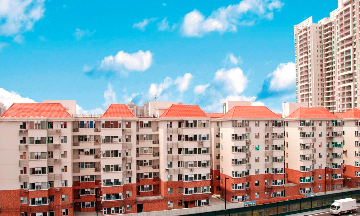 平改坡工程用合成樹脂瓦的優(yōu)勢，不僅僅是提升城市形象那么簡單！