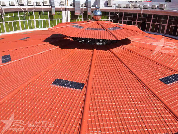 樹脂瓦的灰底和白底之間的比較：價格和質(zhì)量上有何差異？